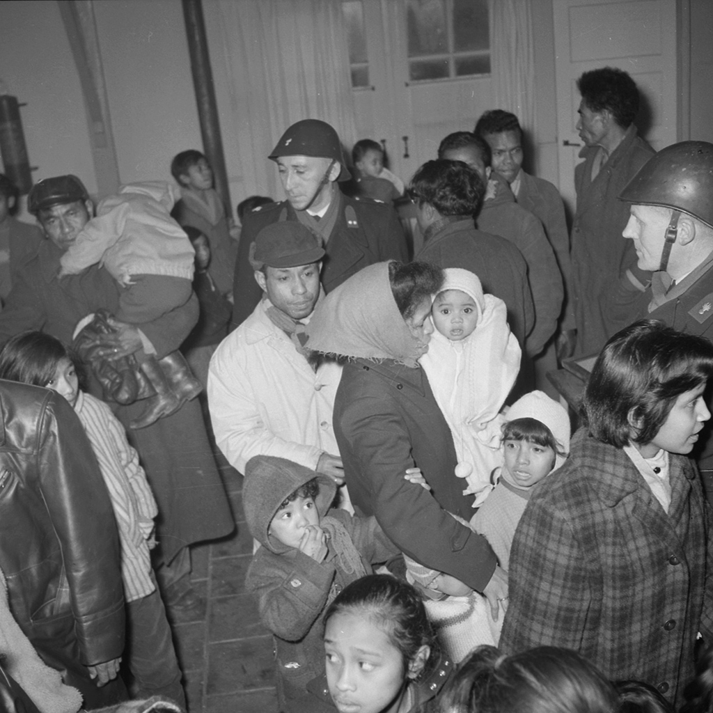 Ontruiming woonoord Carel Coenraadpolder, 1961. Fotobedrijf Piet Boonstra, Groninger Archieven